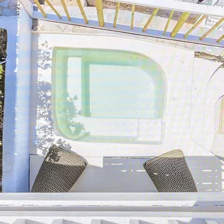فيلة House